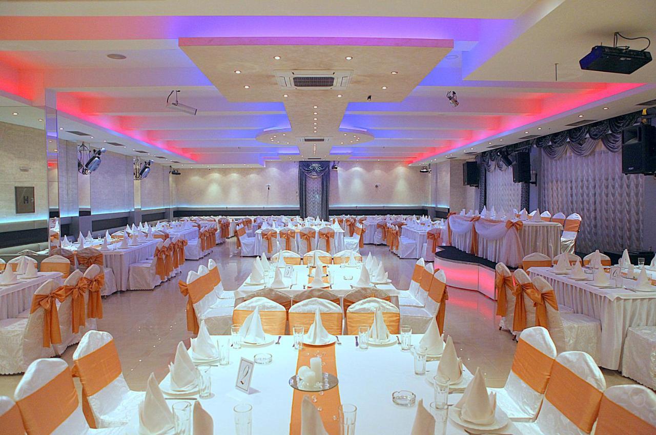 Estrada Lux Belgrado Exterior foto